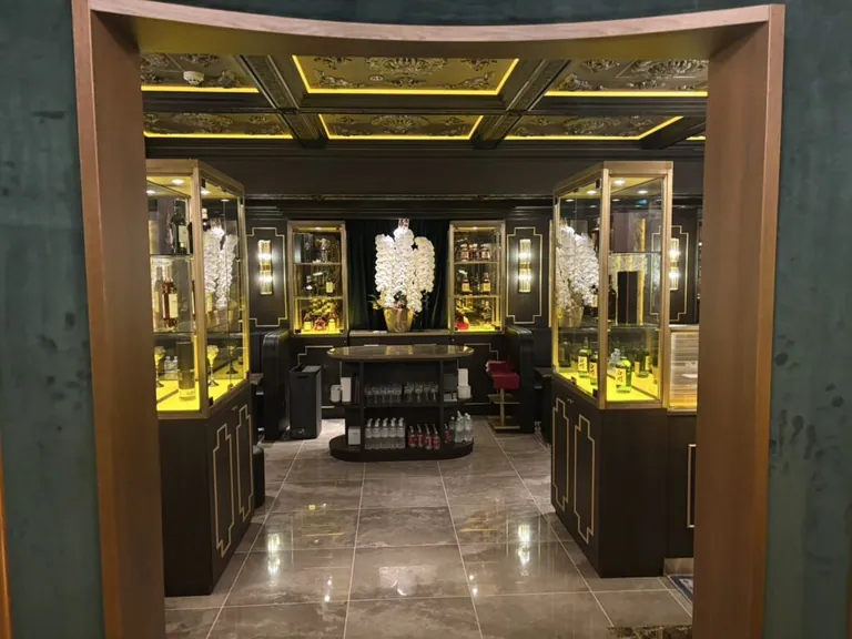 昴 （スバル）の店内