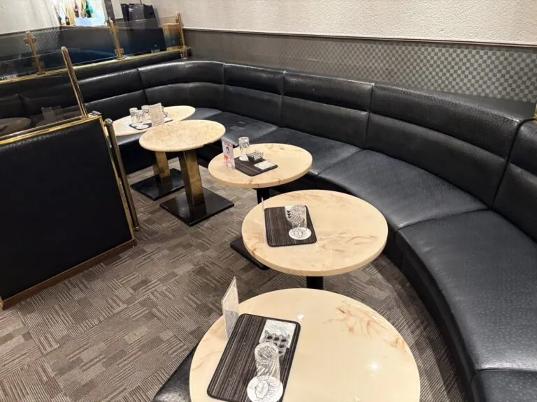 ティトゥルースの店内
