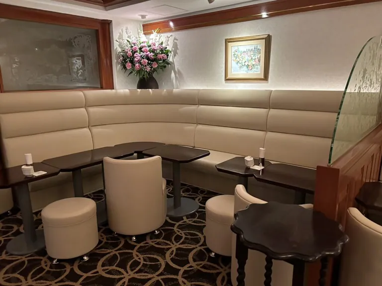 ぷらてぃーな （プラティーナ）の店内