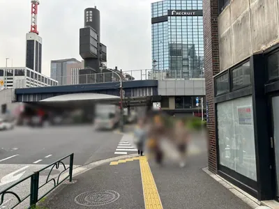 路ト （ミチト）への道順 3／10：一つ目の横断歩道を渡ります。