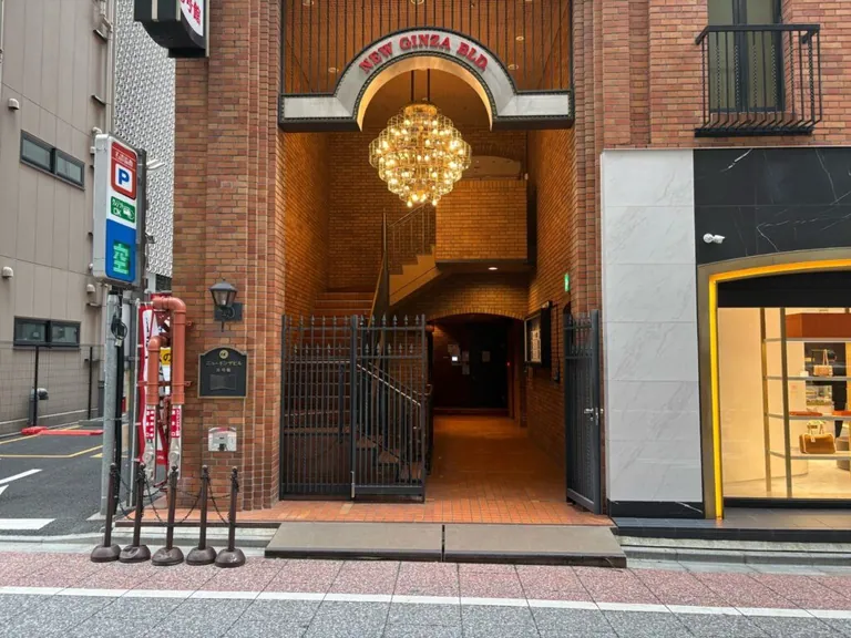 るぽ （ルポ）の店内