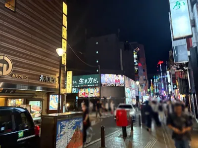 ビゼへの道順 10／13：左手の一つ目の路地を左折します。