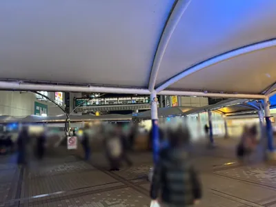 モコモコ （もこもこ）への道順 2／8：駅を背にして直進します。