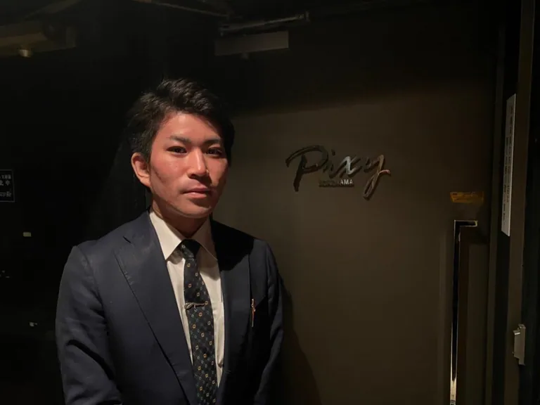 ピクシーの店内