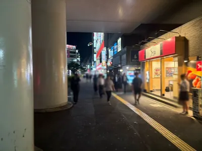 日暮里　マーキュリー （Girl’s Bar Mercury）への道順 2／4：駅を背にして右手に進みます。
