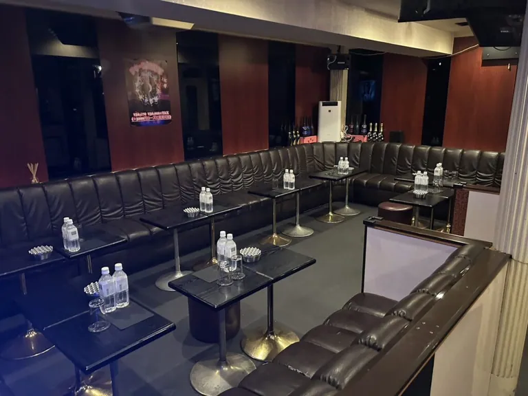 フォックスの店内