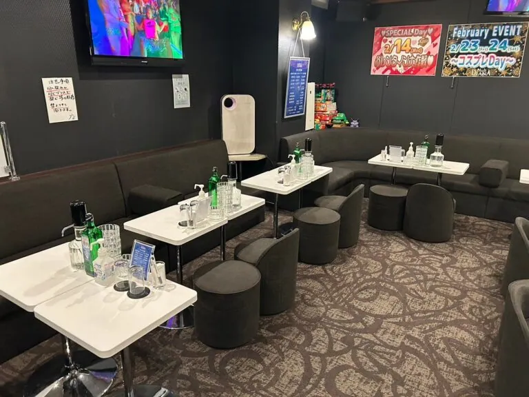 大山　ディアナの店内