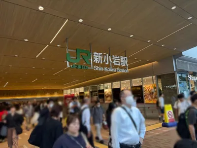 新小岩　ジュメイラへの道順 1／7：各線「新小岩駅」南口を出ます。