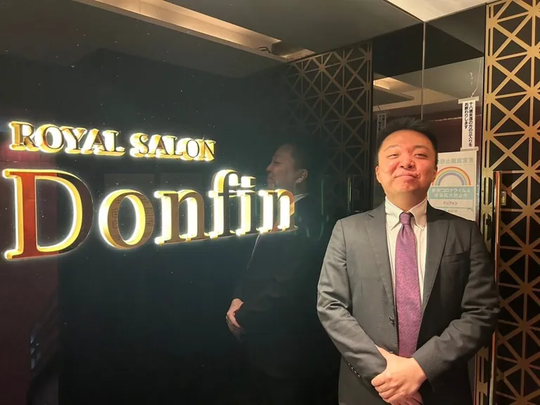 ドンフィンの店内