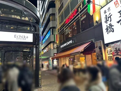 エムズ （M’s）への道順 2／6：駅を左手に直進します。