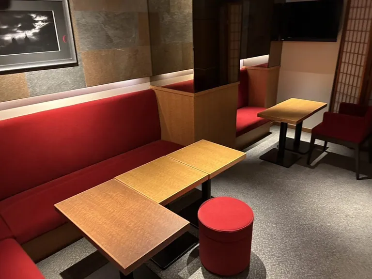 游水 （ゆうすい）の店内