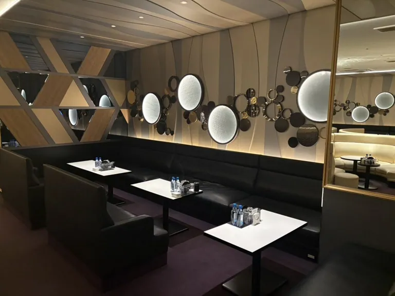 ララァの店内