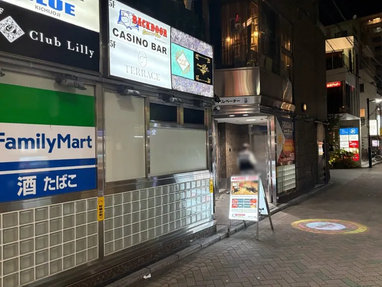 吉祥寺 リリィの店内