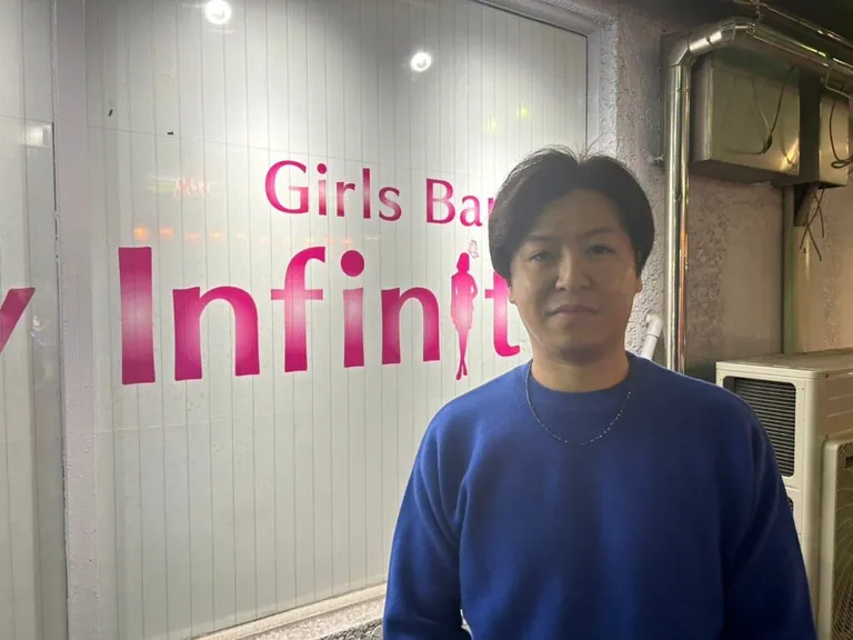 小岩　インフィニティの店内
