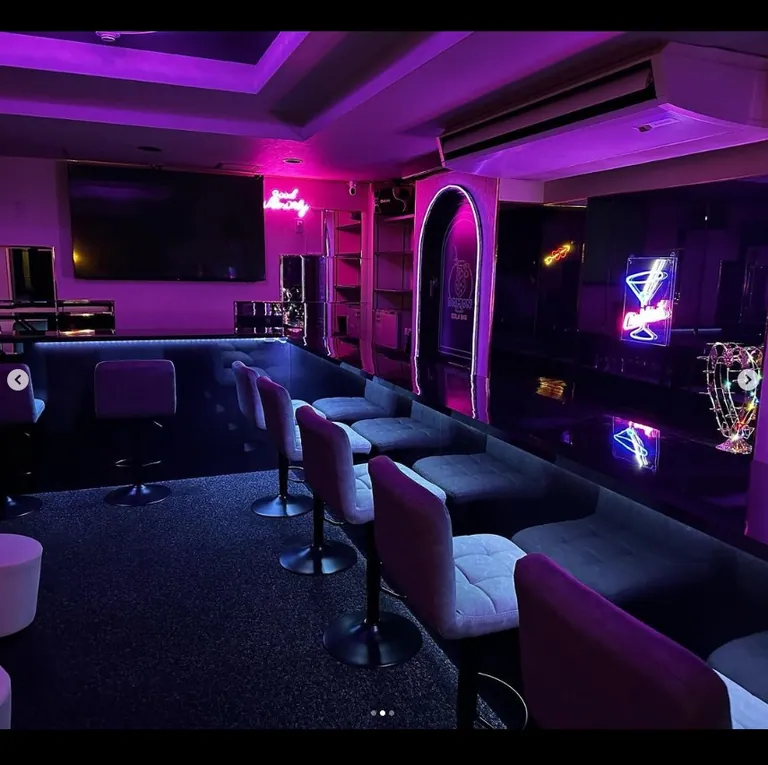 ダモン （Girl’s Bar Damon）の店内
