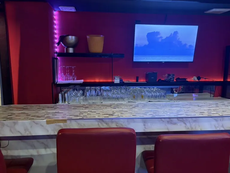 ジーザスの店内