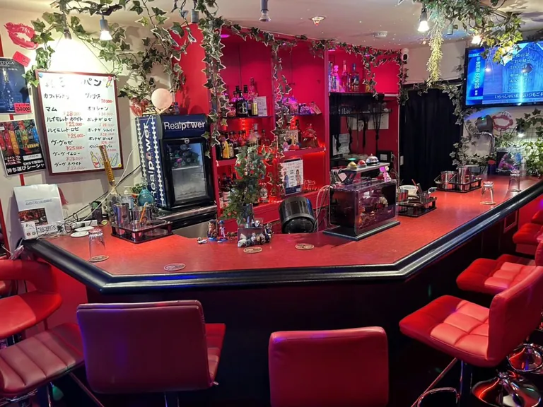 イーネー （girls cafe bar E～ねぇ）の店内