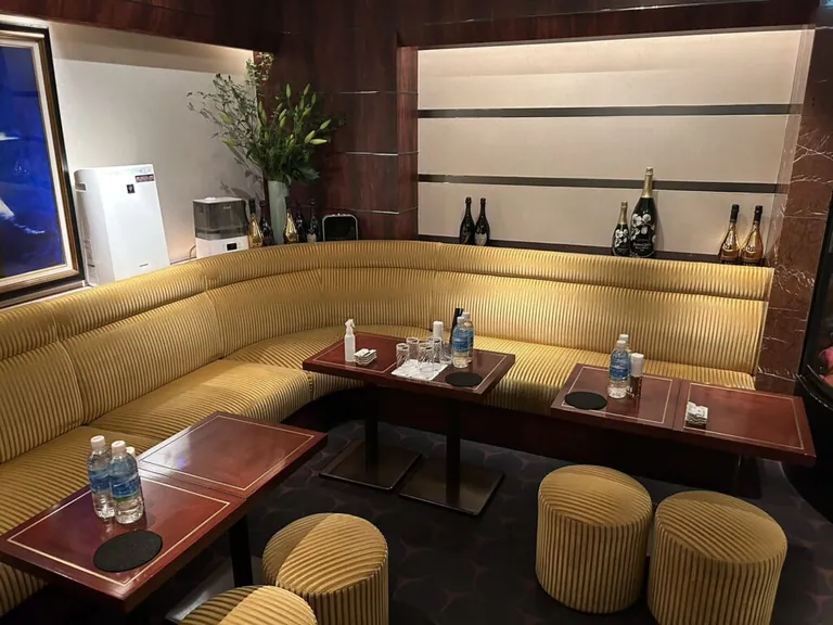 藍 （ラン）の店内