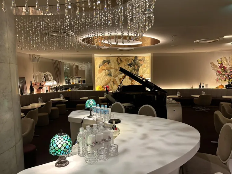 パルテノンの店内