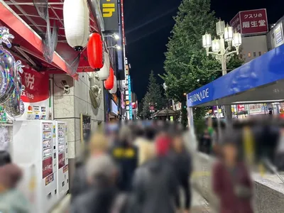 オーバーチュアへの道順 5／11：横断歩道を渡ったら右折します。