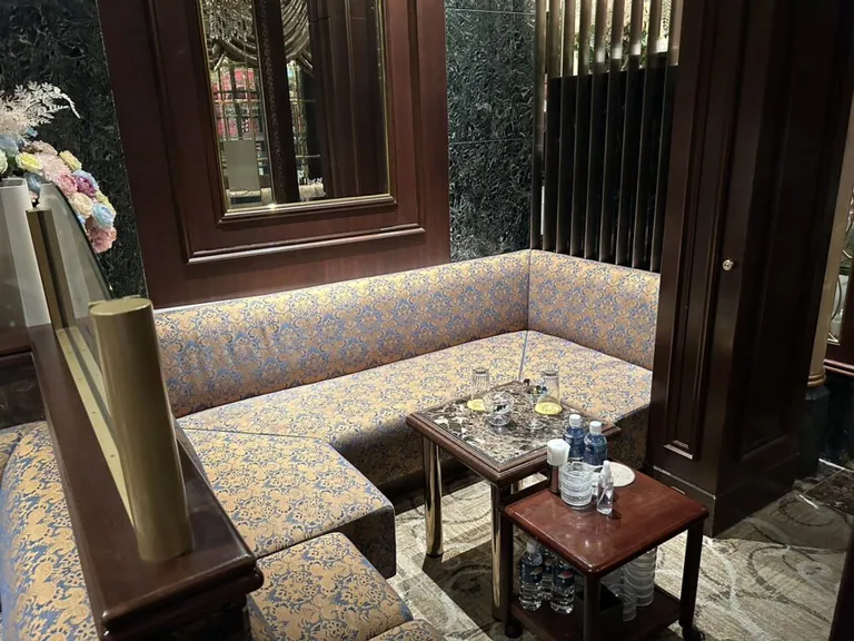 天空・別邸楽陽 (テンクウ・ベッテイラクヨウ）の店内