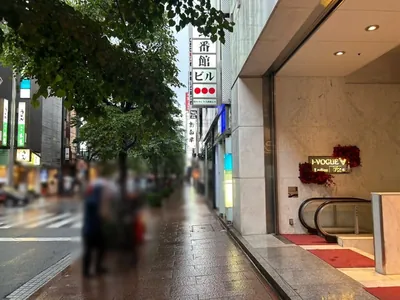 ファントムへの道順 9／10：直進してT字路を越えます。