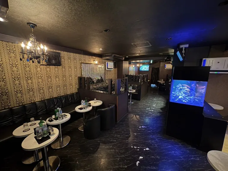 クラウンの店内