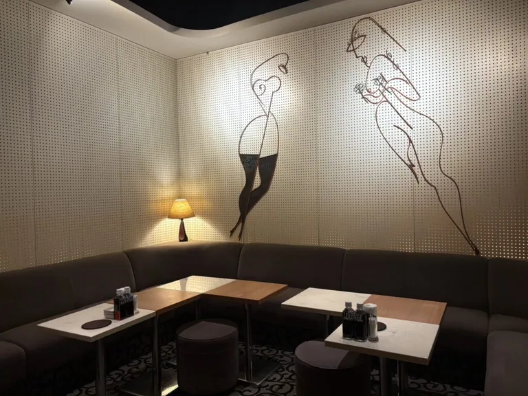 サロンの店内