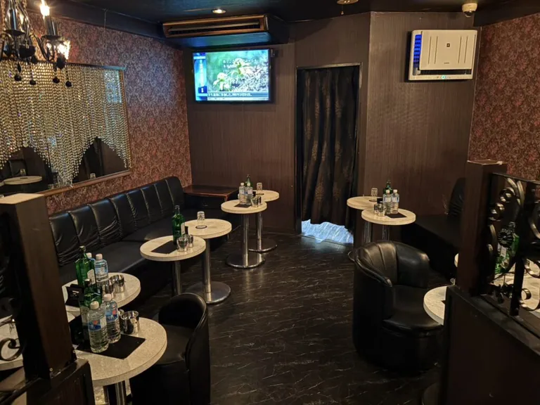 クラウンの店内