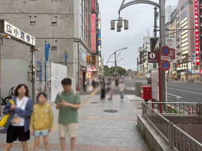 蓮 （レン）への道順 2／9：駅を背にして直進します。