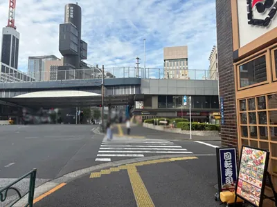 サンセット並木通り店 （ SUNSET 並木通り店）への道順 3／10：一つ目の横断歩道を渡って直進を続けます。