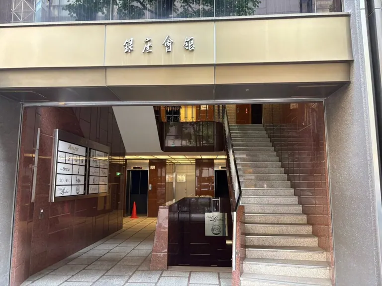 ラリックの店内