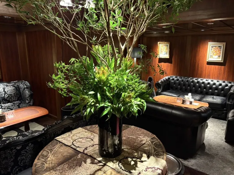 プロポーションの店内