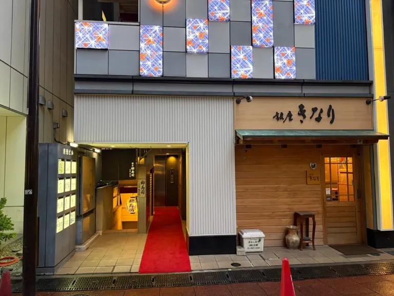 ツリーの店内