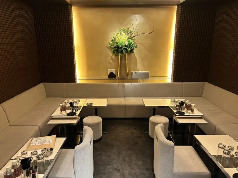 モネ （MoNe＋）の店内