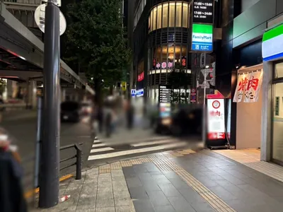 エイト （Ⅷ）への道順 3／15：右手の路地を越えて直進します。