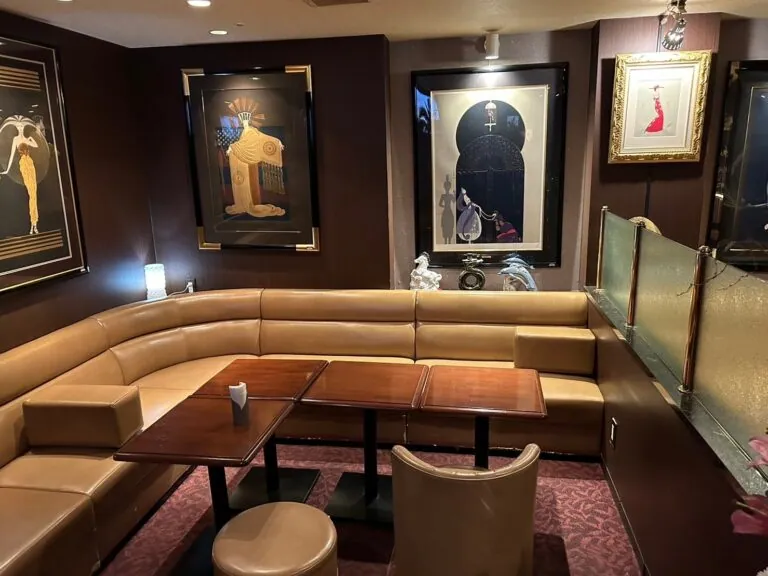 バジルの店内