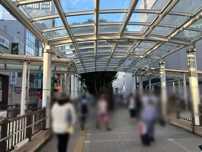 ジェムへの道順 3／6：突き当りを左折します。