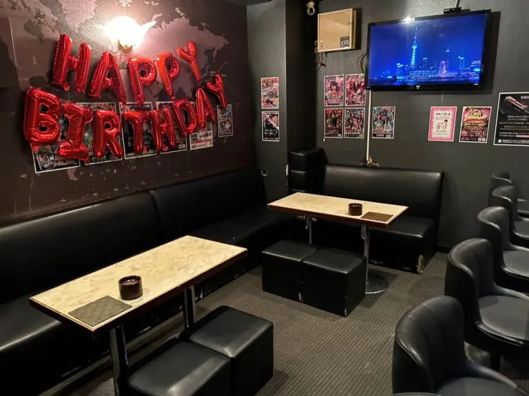 アタラスの店内