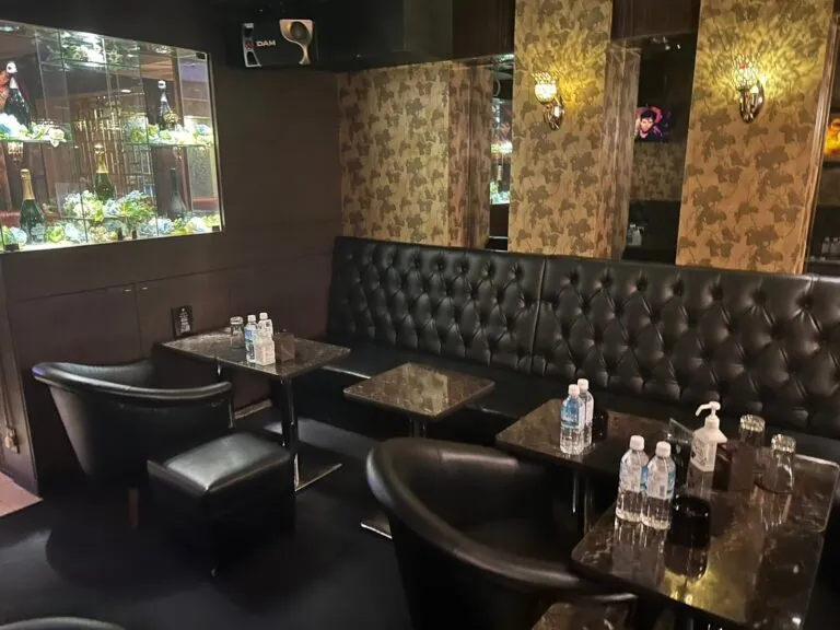 ウルスの店内