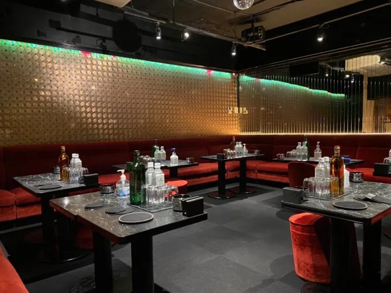 モダンタイムスの店内