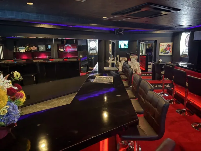 バズール （Girl’s bar lounge BZUL）の店内