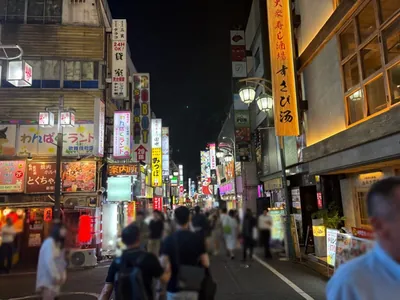 ビゼへの道順 8／13：突き当るまで直進を続けます。