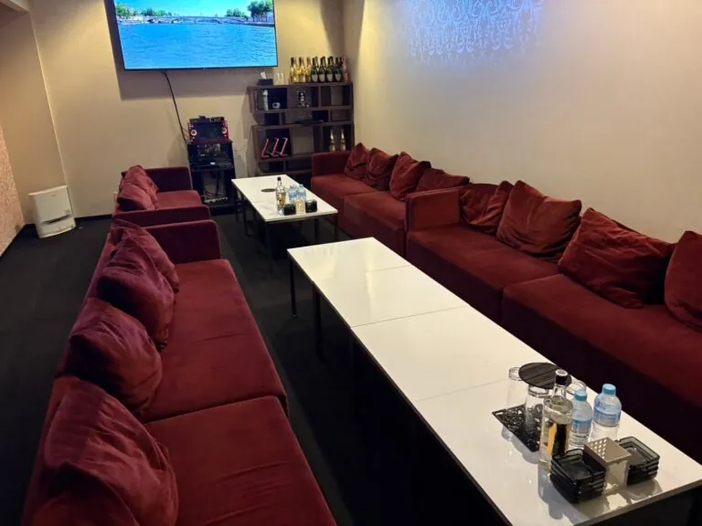 君津　ラヴィアンローズの店内