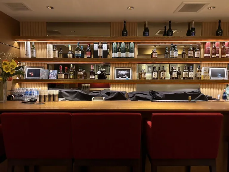 游水 （ゆうすい）の店内