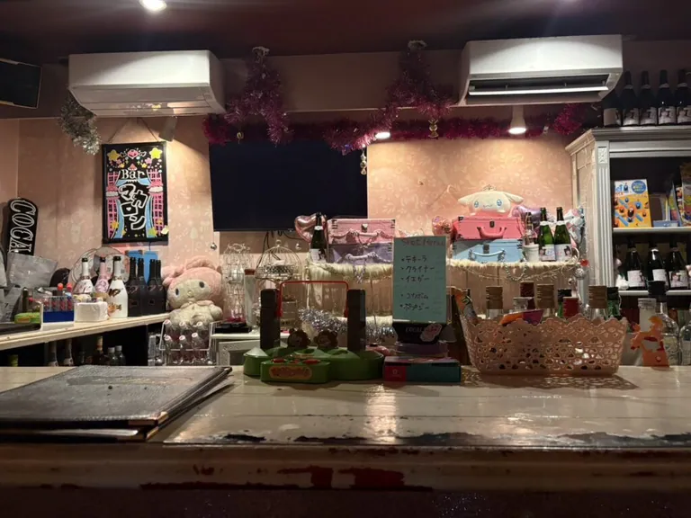ティアラの店内