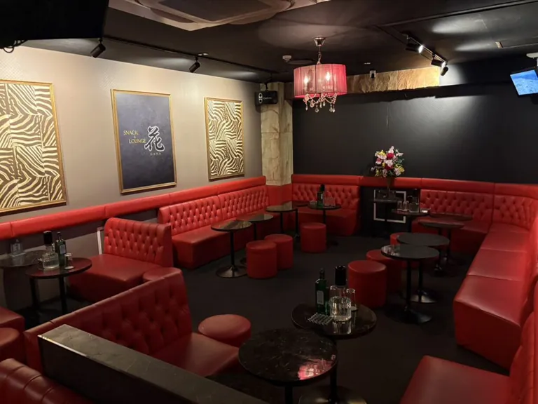 かえでのへやの店内
