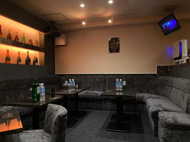 エムカルロの店内