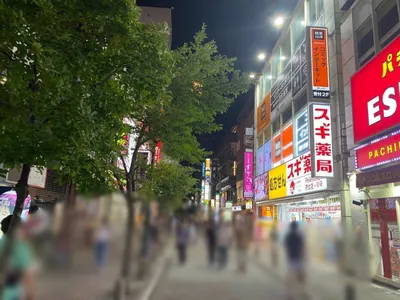 アジアンドールへの道順 3／4：そのまま直進します。