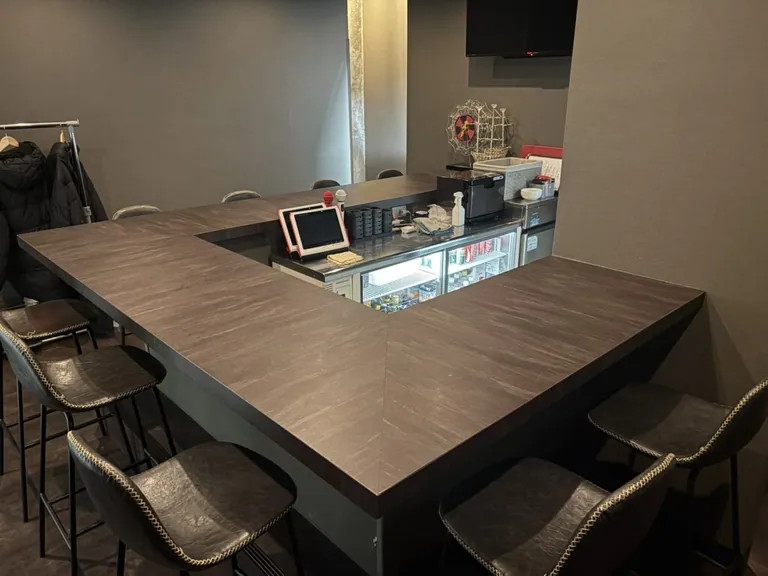 ニッチの店内
